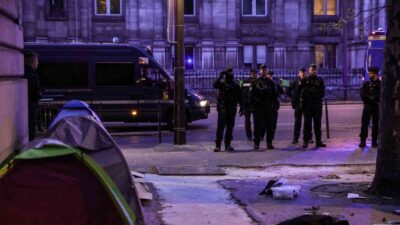 Fransa’nın başkenti Paris’te Saint-Gervais Kilisesi ve Hotel de Ville de