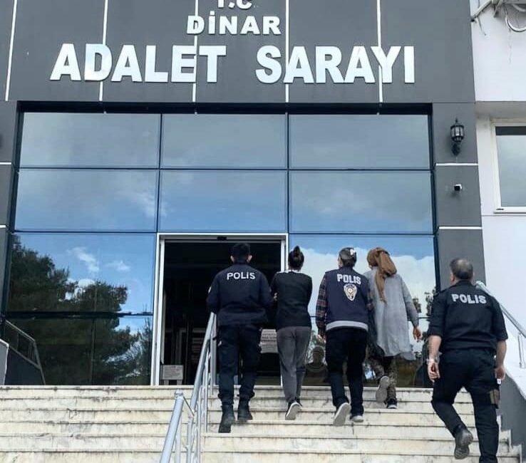 Afyonkarahisar’da semt pazarlarında yankesicilik diye tabir edilen cüzdan hırsızlığı yapan