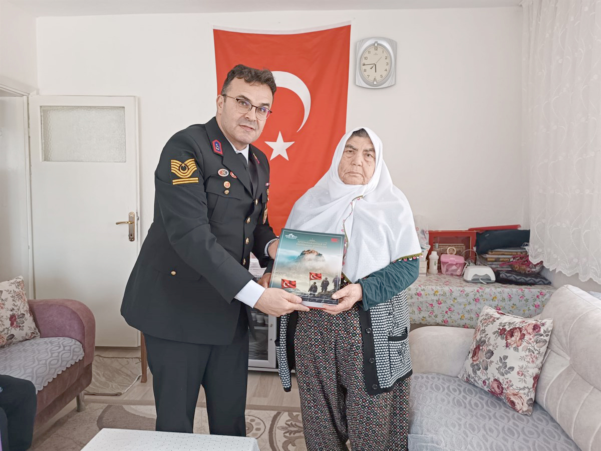 Ramazan-ı Şerif’in ardından idrak edilen Ramazan Bayramı’nda şehitlerin ailelerine anlamlı
