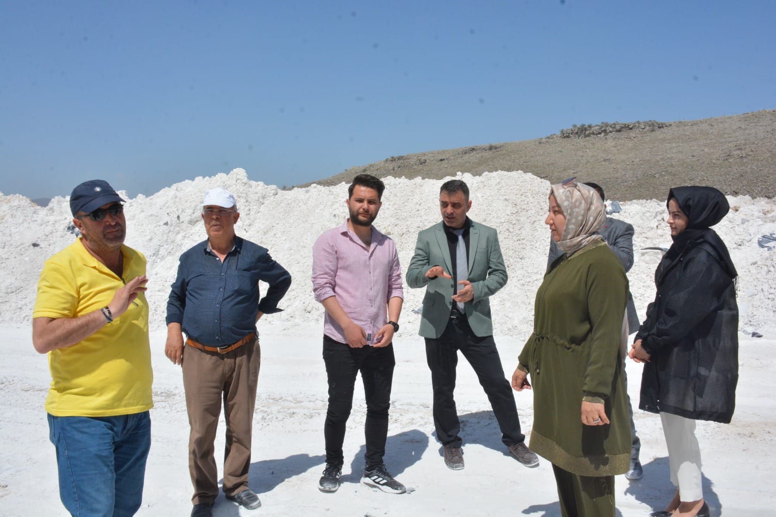 İscehisar Belediye Başkanı Seyhan Kılınçarslan, ilçede bulunan mermer atık sahasında