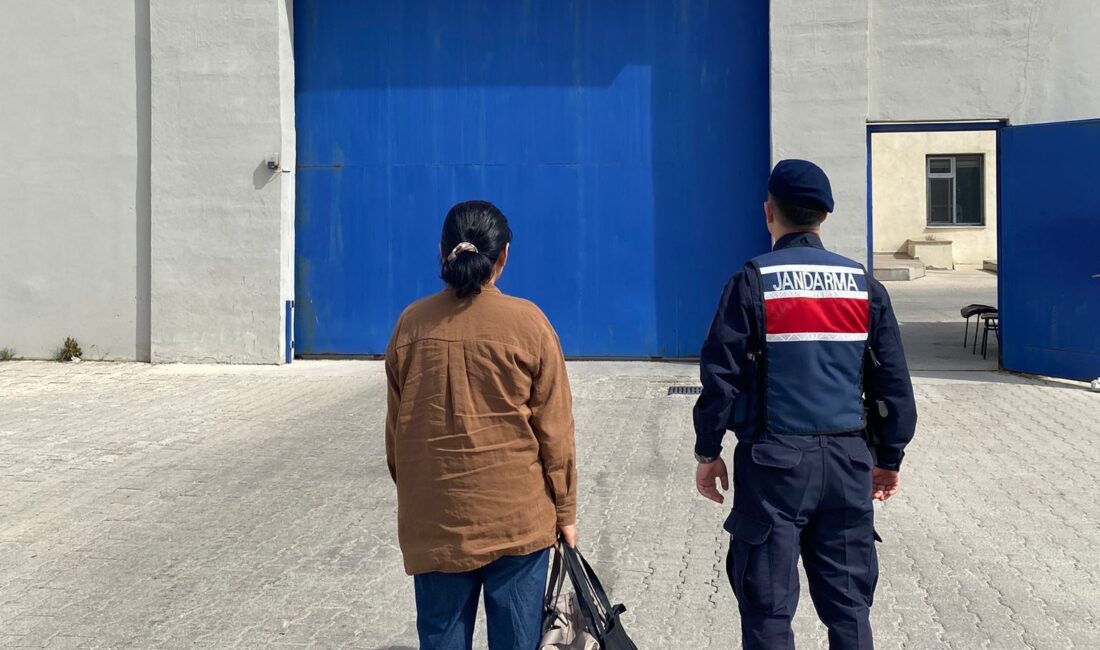 Afyonkarahisar’da jandarma ekipleri, bir kişiyi fuhuşa teşvik etmek veya aracılık