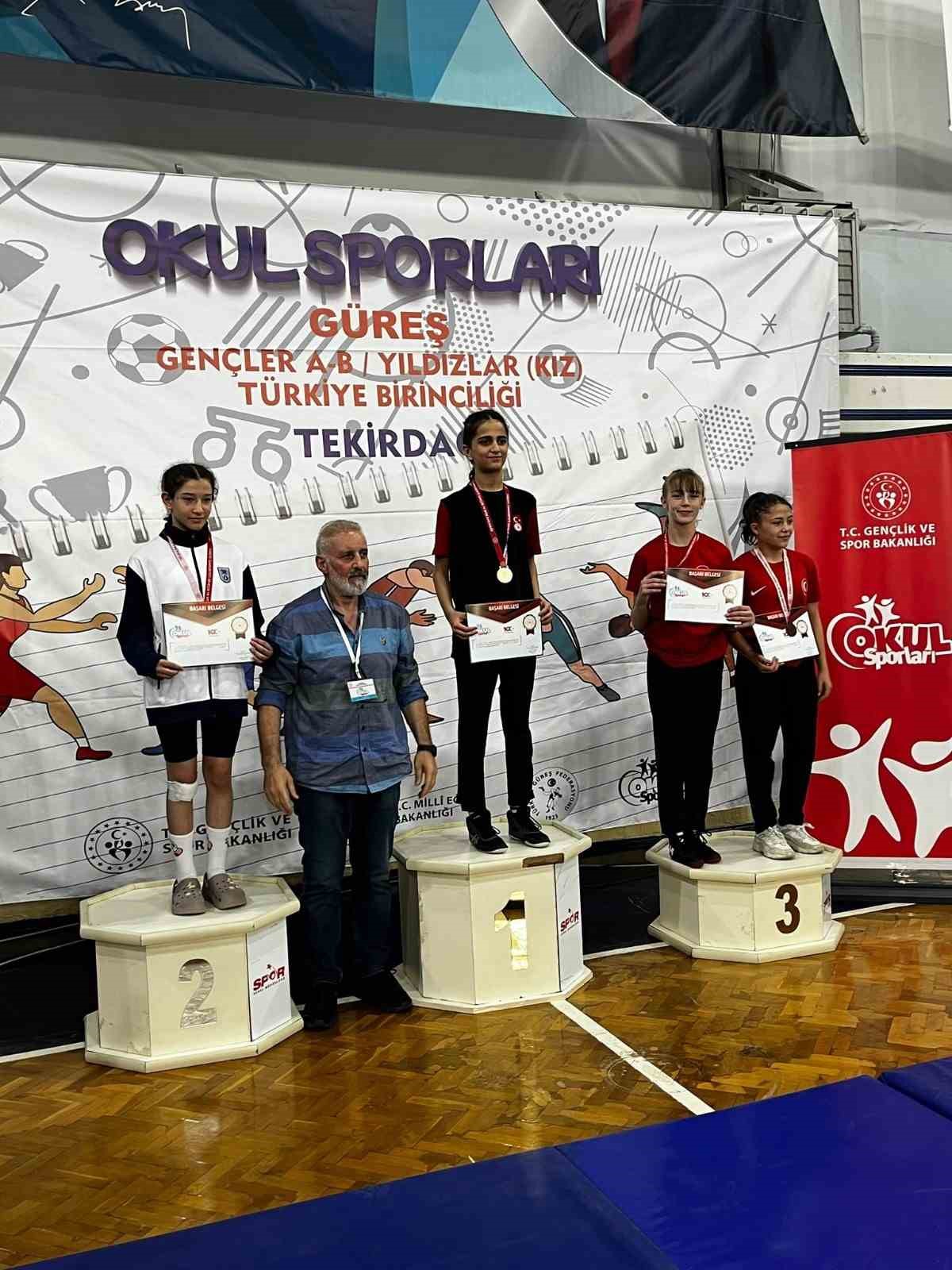 Tekirdağ’da heyecanla gerçekleştirilen Yıldızlar Okullararası Türkiye Şampiyonası’nda Afyonkarahisar’daki Tasoluk Fatih