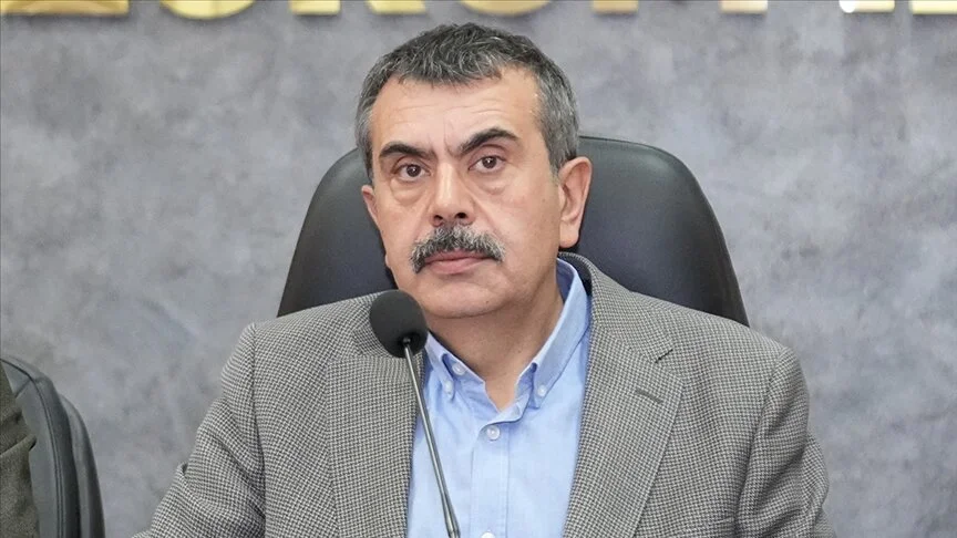 Bakan Tekin, AK Parti TBMM Grup Toplantısı öncesinde gazetecilerin sorularını