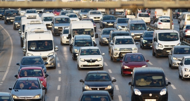 Trafiğe kaydı yapılan taşıt sayısı bir önceki aya göre yüzde