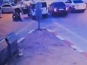 AFYONKARAHİSAR’DA TRAFİKTE ÇIKAN YOL VERME KAVGASINDA BİR ŞAHIS KENDİSİ İLE