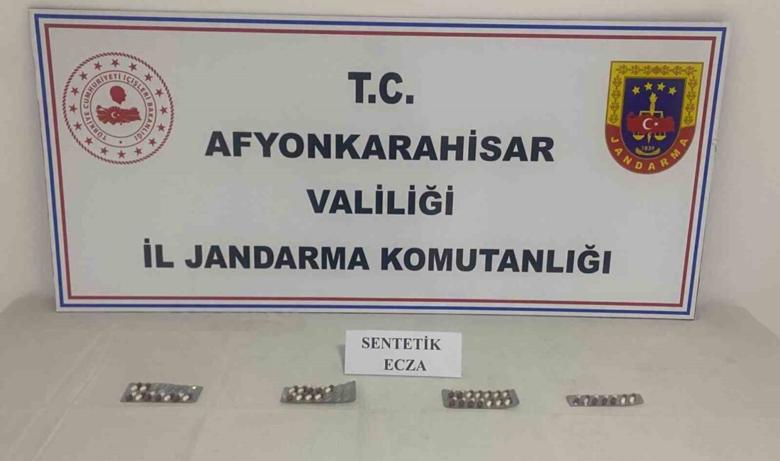 Afyonkarahisar’da jandarma ekipleri uyuşturucu madde satın aldıkları ve kullandıklarını tespit