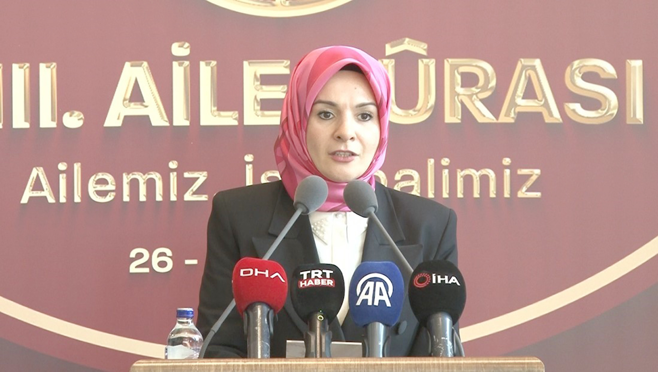 Aile ve Sosyal Hizmetler Bakanı Mahinur Özdemir Göktaş, yaşlıların korunması,
