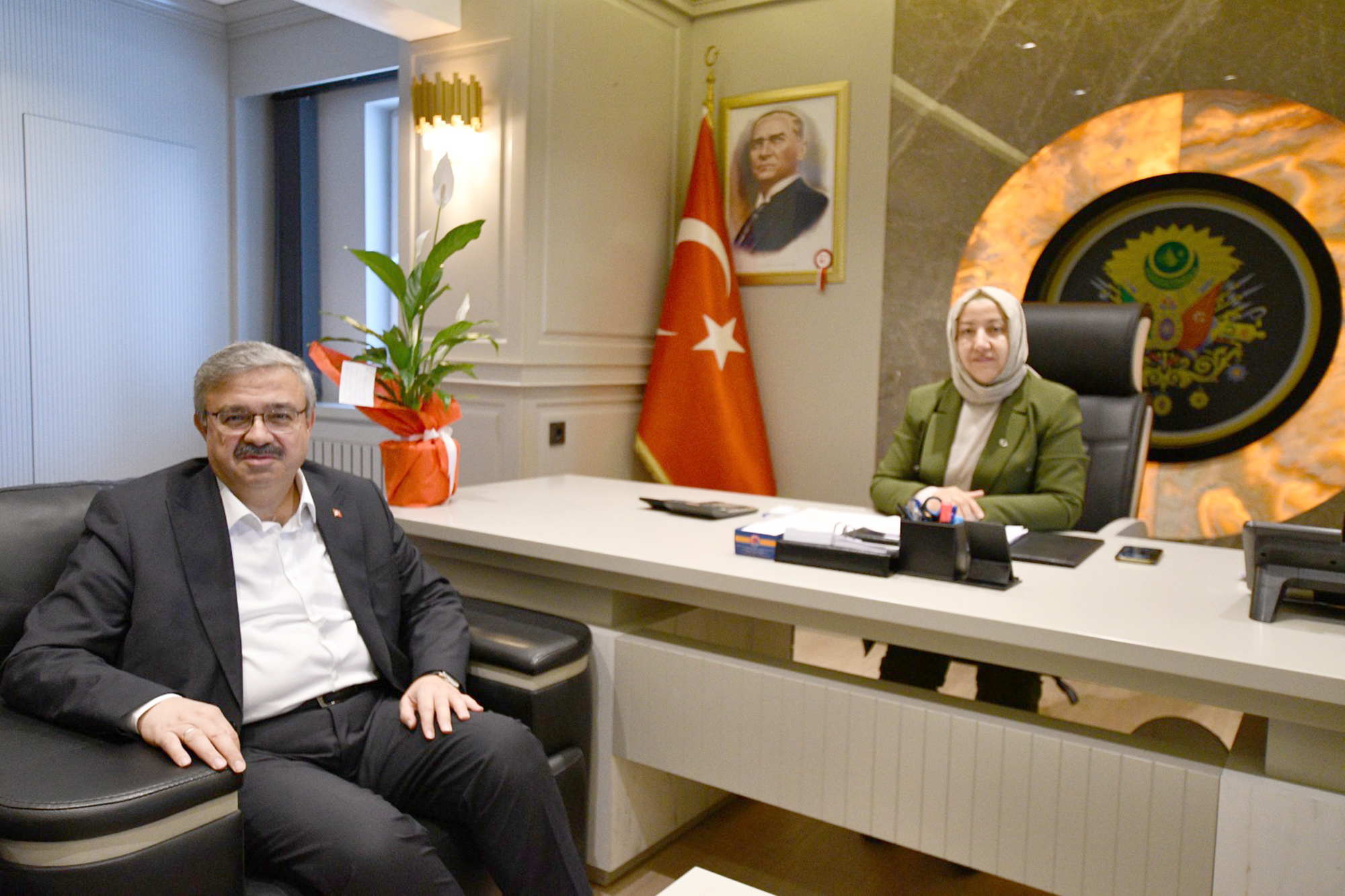 AK Parti Afyonkarahisar Milletvekili İbrahim Yurdunuseven, İscehisar Belediye Başkanı Seyhan