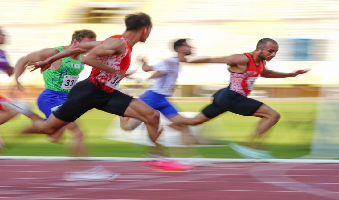İzmir’de devam eden 77’inci Balkan Büyükler Atletizm Şampiyonası’nda 100 metrede