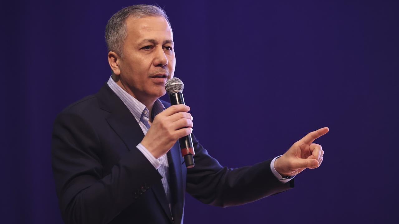 İçişleri Bakanı Ali Yerlikaya, uyuşturucu satıcılarına yönelik 49 ilde düzenlenen