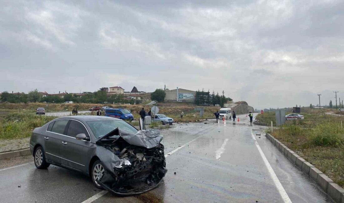 Afyonkarahisar’da meydana gelen trafik kazasında 4 kişi yaralandı. Edinilen bilgilere