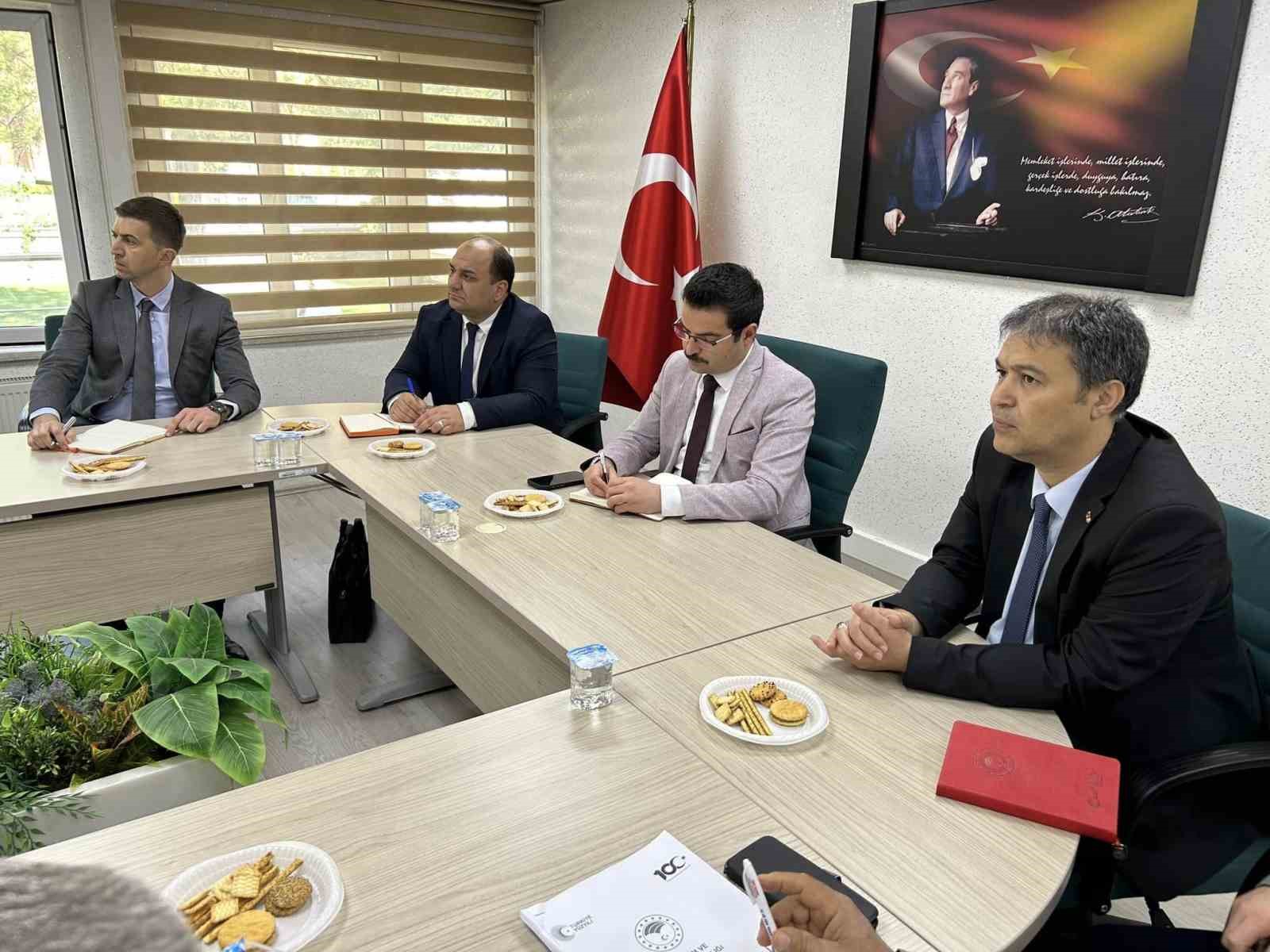 AFYONKARAHİSAR’DA 2025 VE 2027 YILI BİTKİSEL ÜRETİM PLANLAMASI DEĞERLENDİRİLDİ