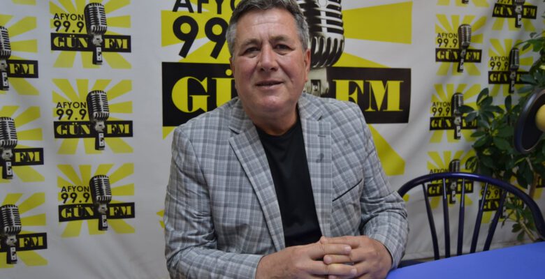 Çarşamba akşamı Sandıklı Belediye Başkanı Adnan Öztaş bir kısım basın