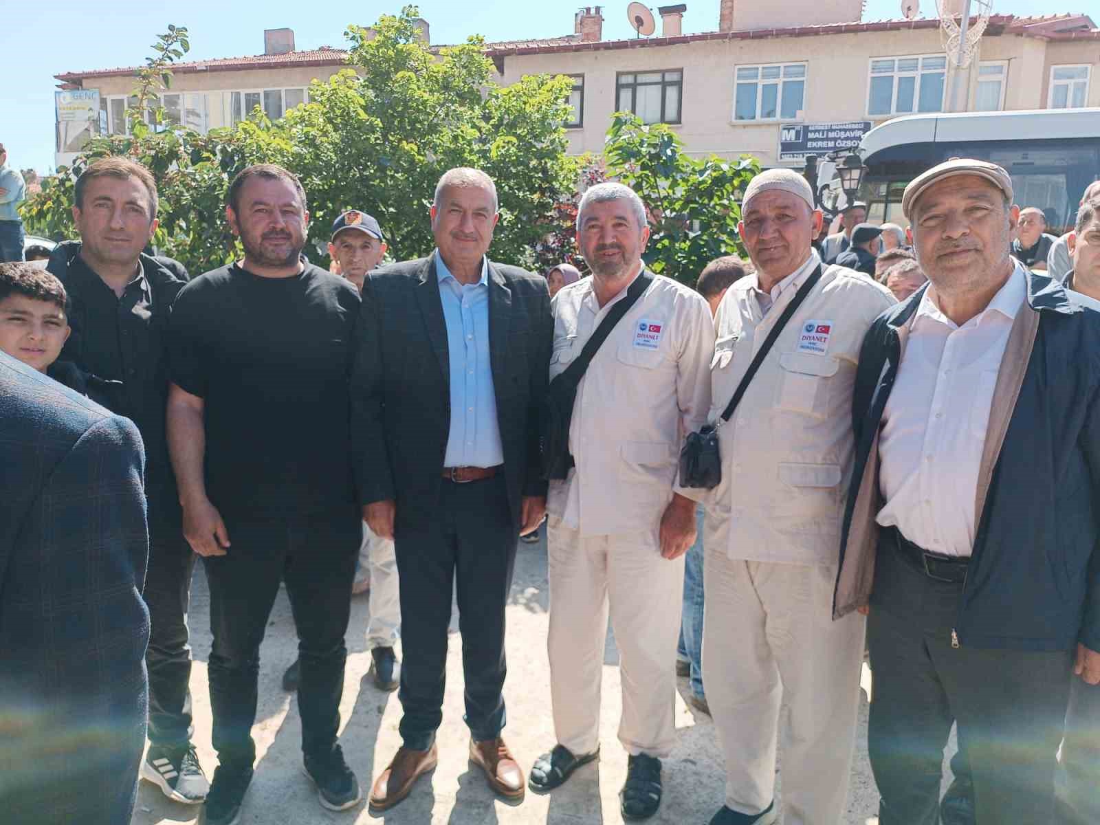 Afyonkarahisar’ın Şuhut ilçesinde hac ibadetini yapmak için kutsal topraklara gidecek