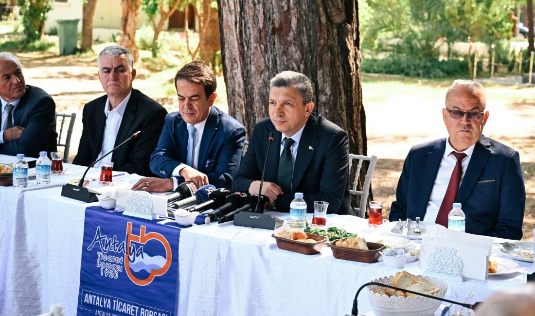 Antalya Valisi Hulusi Şahin, Antalya Ticaret Borsası’nın geleneksel olarak düzenlediği