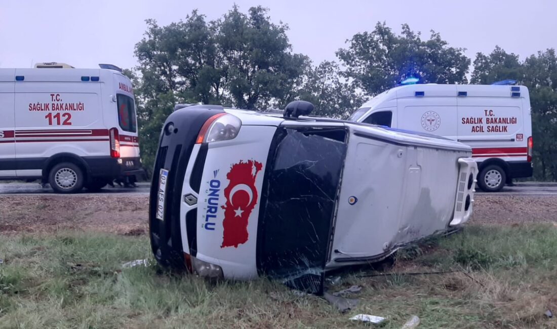 Afyonkarahisar’ın Hocalar ilçesinde sera işçilerini taşıyan minibüsün devrilmesi sonucu 14