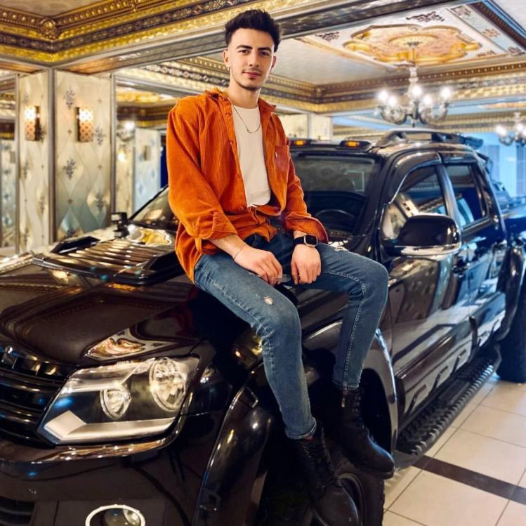 Erzincan’da takla atan otomobilde sıkışan sürücü itfaiye ekipleri tarafından kurtarıldı.