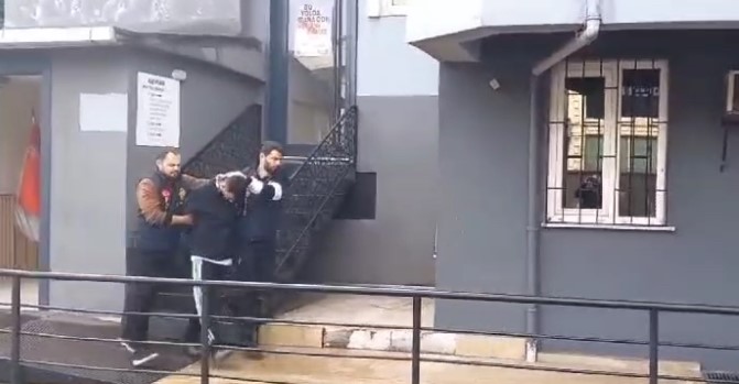 Ümraniye’de tartıştığı İETT şoförüne ateş ederek yaralayan şüpheli, emniyetteki işlemlerinin