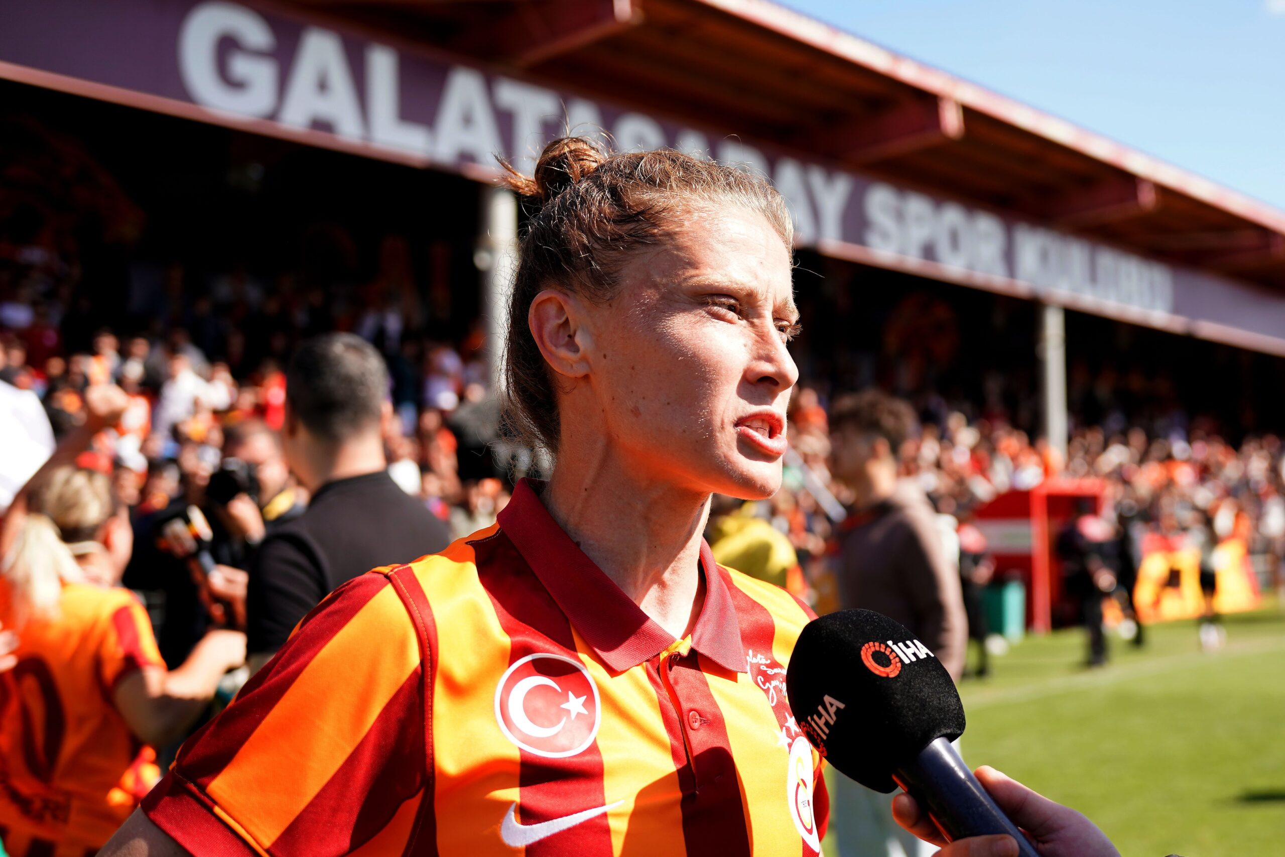 Galatasaray Kadın Futbol Takımı’nın golcüsü Ebru Topçu, şampiyonluk dolayı çok
