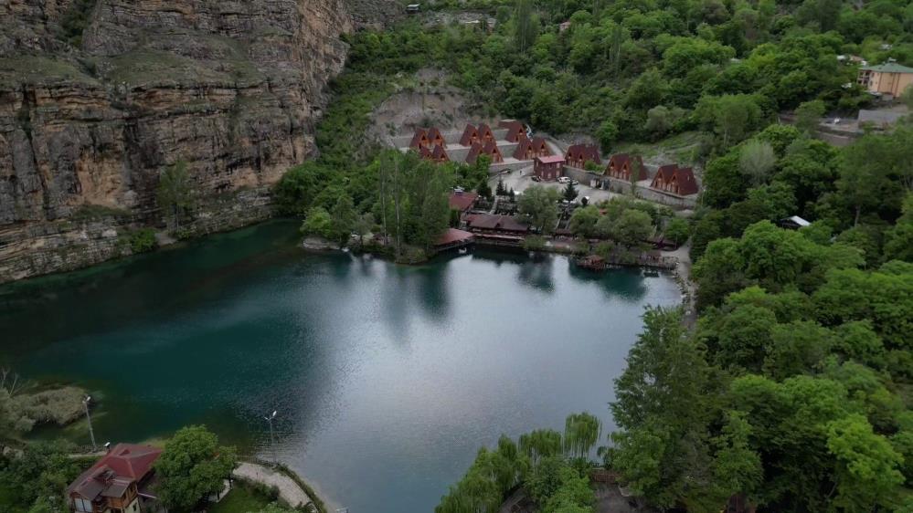Erzurum’un Uzundere ilçesindeki Yedi Göller, her yıl binlerce turisti ağırlayarak