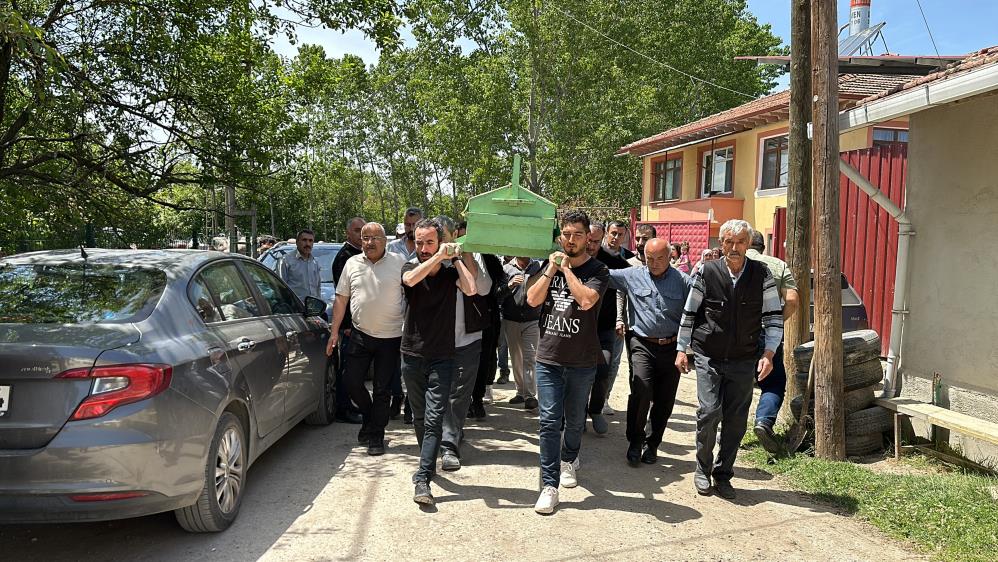 Kastamonu’nun Azdavay ilçesinde motosikleti ile sollama yapmak isterken karşı yönden