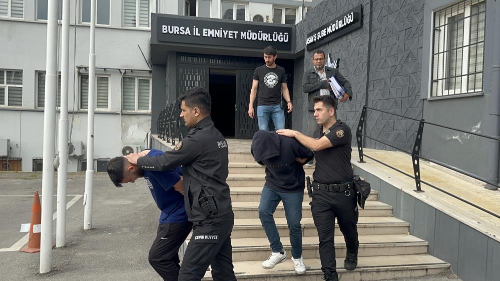 Bursa’da Whatsapp’ta sahte genç kız profili açarak 4 kişiyi 609
