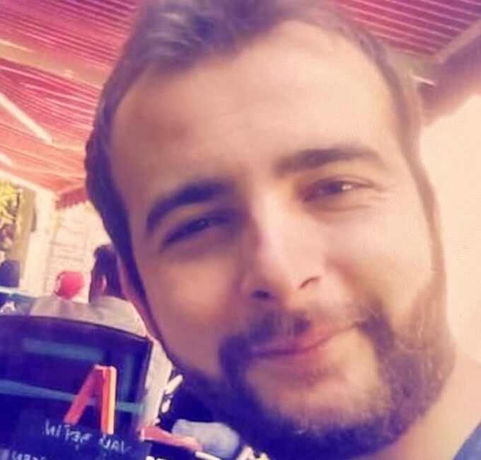 Bursa’da taksi şoförü Yunus Emre Yüksel (35), aracına müşteri olarak