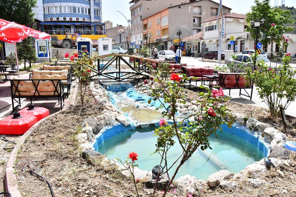 Kütahya’nın Emet ilçesinde Hükümet Meydanı projesi çerçevesinde bakım ve onarım