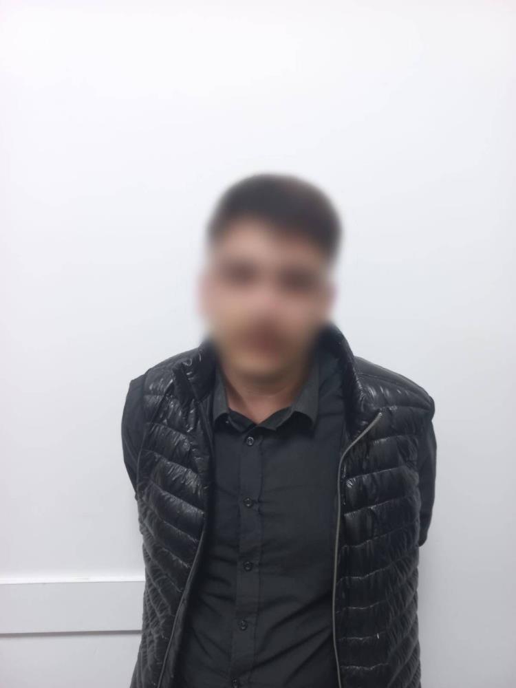 Bursa’da müşteri olarak bindiği taksiyle gezdikten sonra taksi şoförünü 20