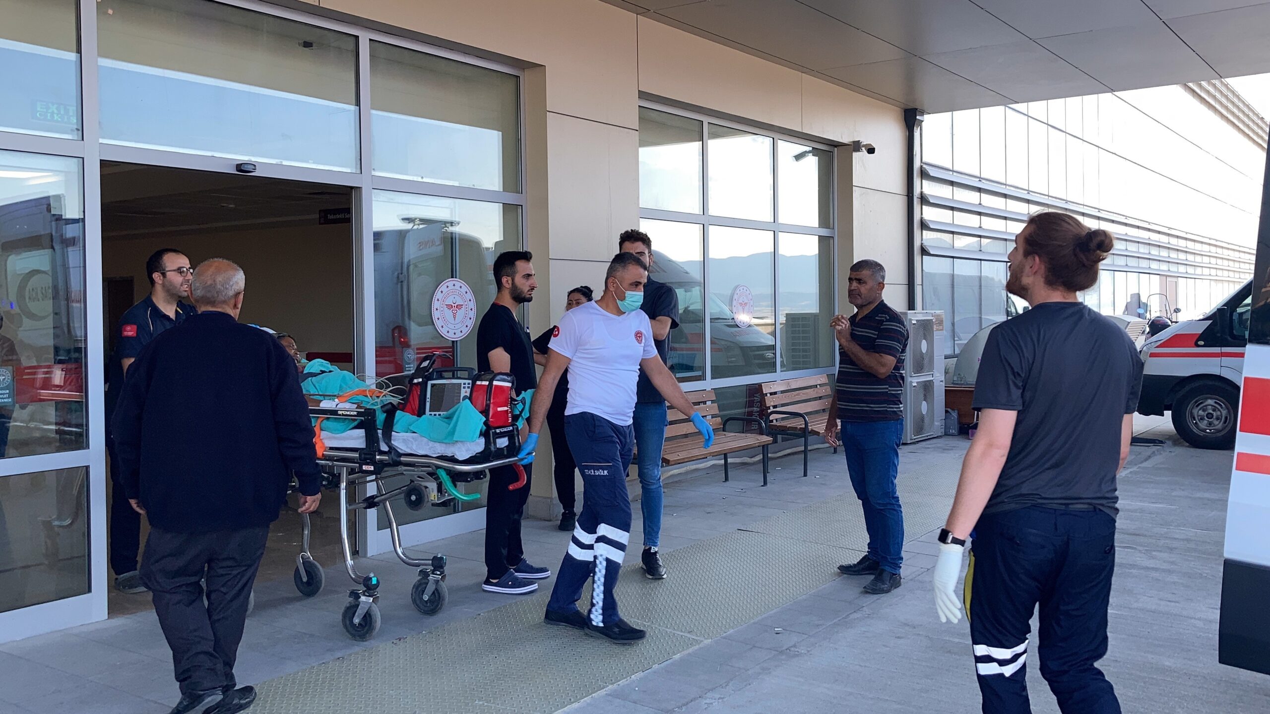 Burdur Devlet Hastanesi’nde diyaliz makinesine giren ve tedavi sonrası evlerine