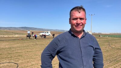 Eskişehir’de çiftçiler tarım arazilerinde çalıştıracak işçi bulamamaktan yakınırken, vatandaşların yüksek
