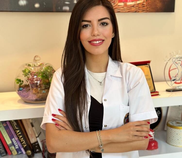 Alanya Belediyesi Diyetisyeni Merve Kodal, yaz aylarında vatandaşların beslenmelerine dikkat
