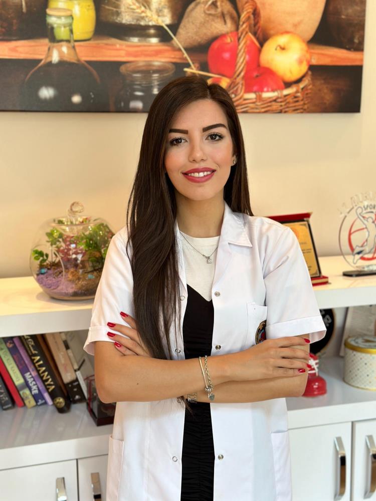 Alanya Belediyesi Diyetisyeni Merve Kodal, yaz aylarında vatandaşların beslenmelerine dikkat