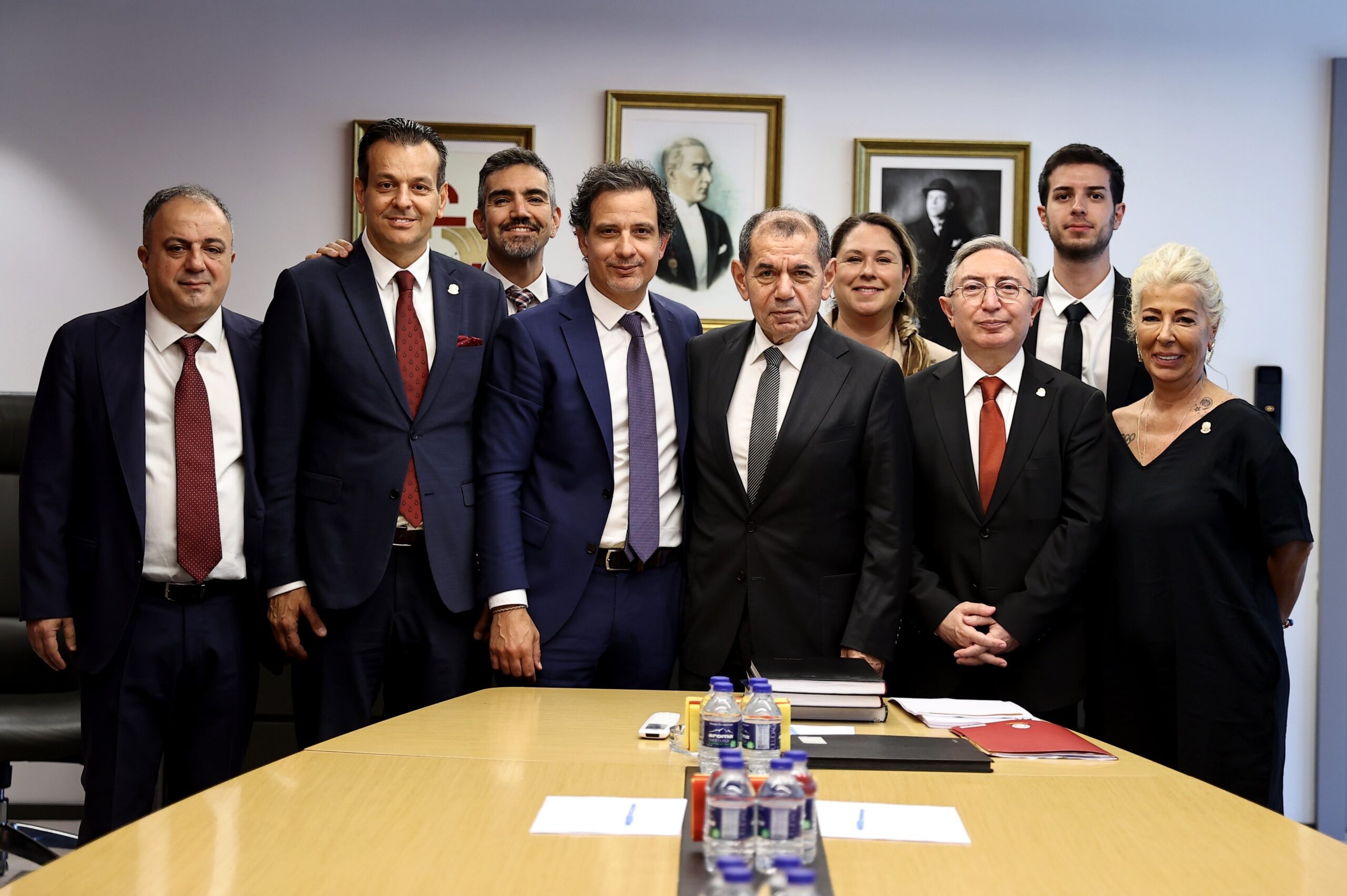 Galatasaray Spor Kulübü Başkanı Dursun Özbek, Fenerbahçe’nin Teknik Direktör Jose