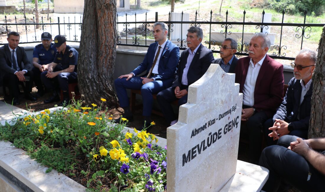 Almanya’nın Solingen kentinde 29 Mayıs 1993’te ırkçılar tarafından kundaklanan 5