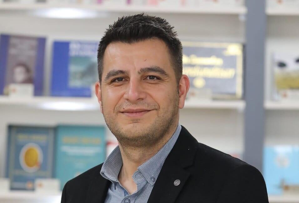 Afyonkarahisar Belediyesi’nde yaklaşık 10 yıldır çeşitli görevlerde bulunan Cem Kasapoğlu,