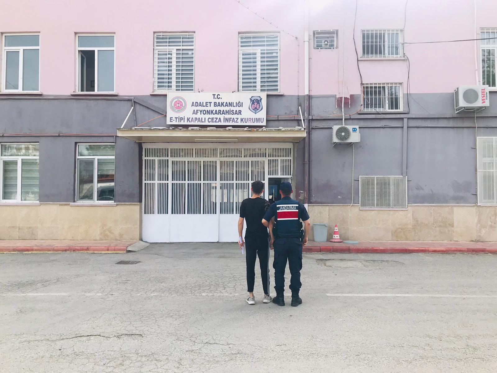 Afyonkarahisar İl Jandarma Komutanlığınca, aranan şahısların tespiti ve yakalanmasına yönelik
