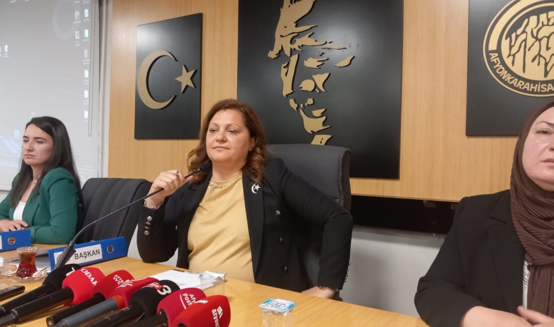 Afyonkarahisar Belediye Meclisinde konuşan Belediye Başkanı Burcu Köksal makam odasını