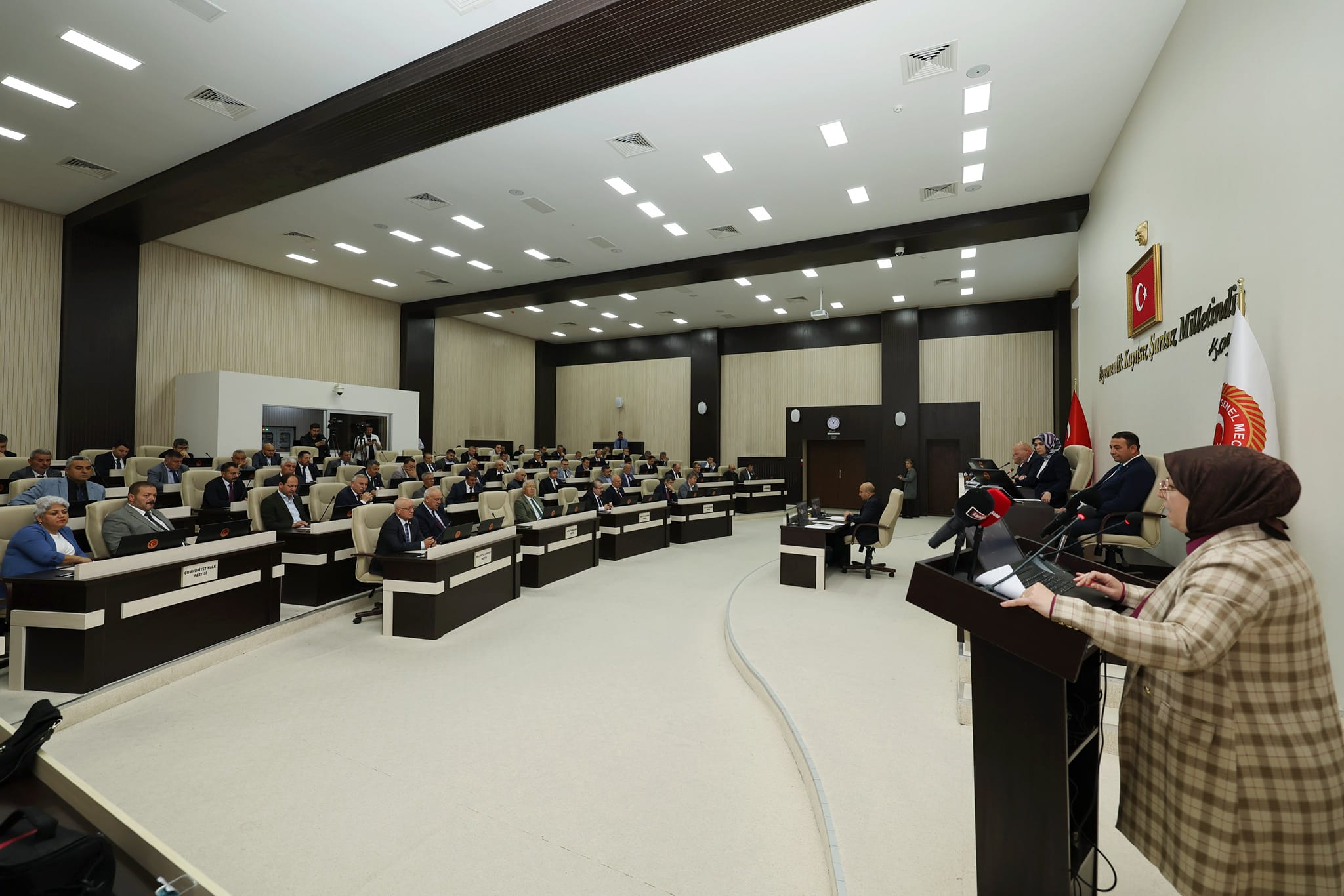 İl Genel Meclisi Mayıs ayı 3.toplantısında konuşan Vali Doç. Dr.