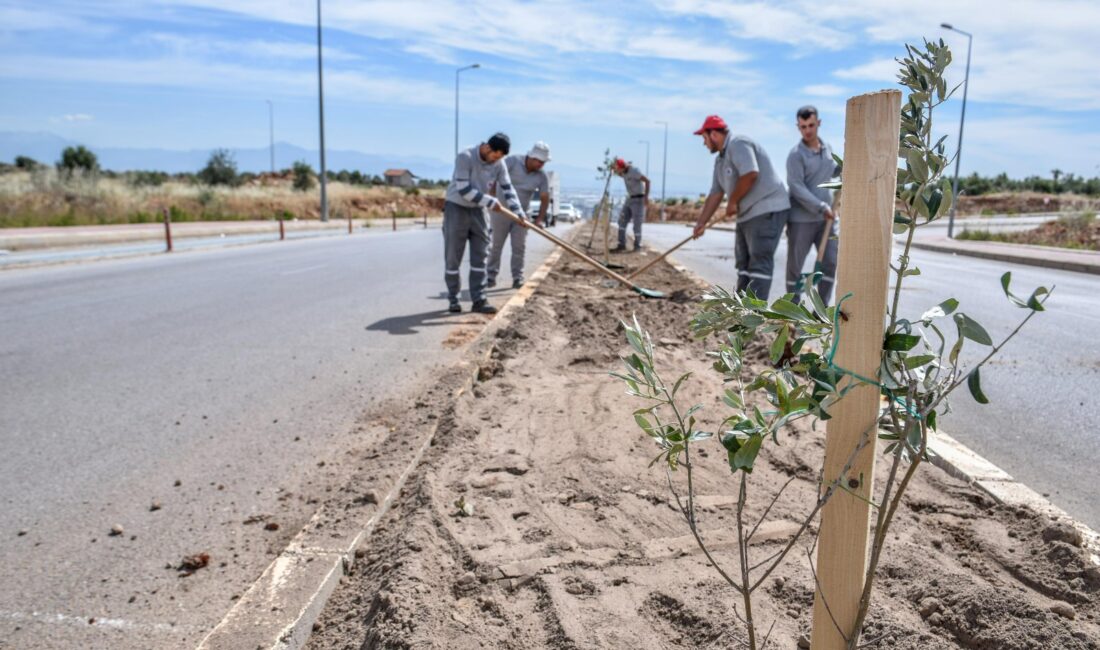 Antalya Kepez Belediyesi, ilçenin dört bir yanındaki yeşil alanları, meydanları