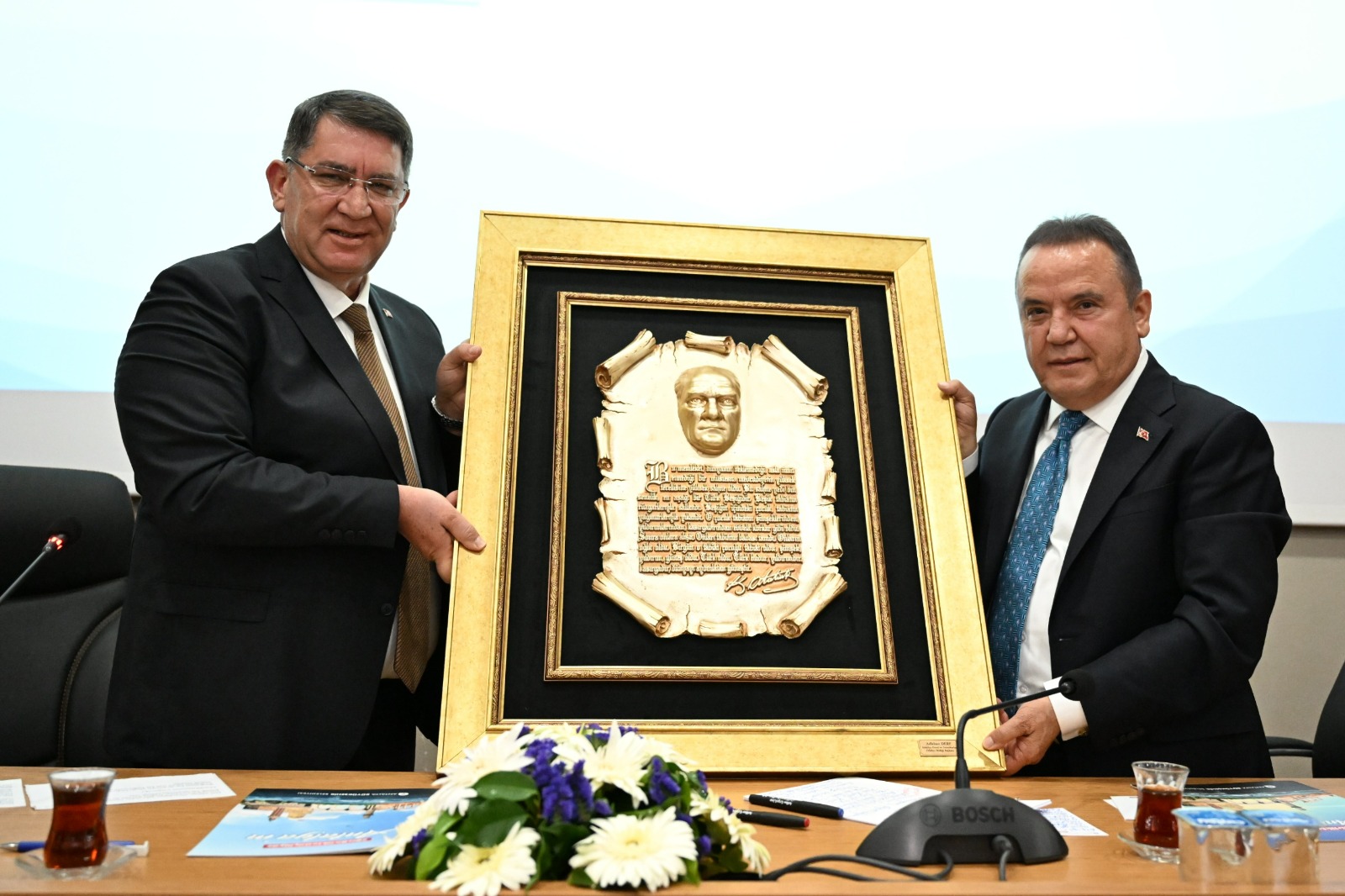 Antalya Esnaf ve Sanatkarlar Odaları Birliği (AESOB) Başkanı Adlıhan Dere,