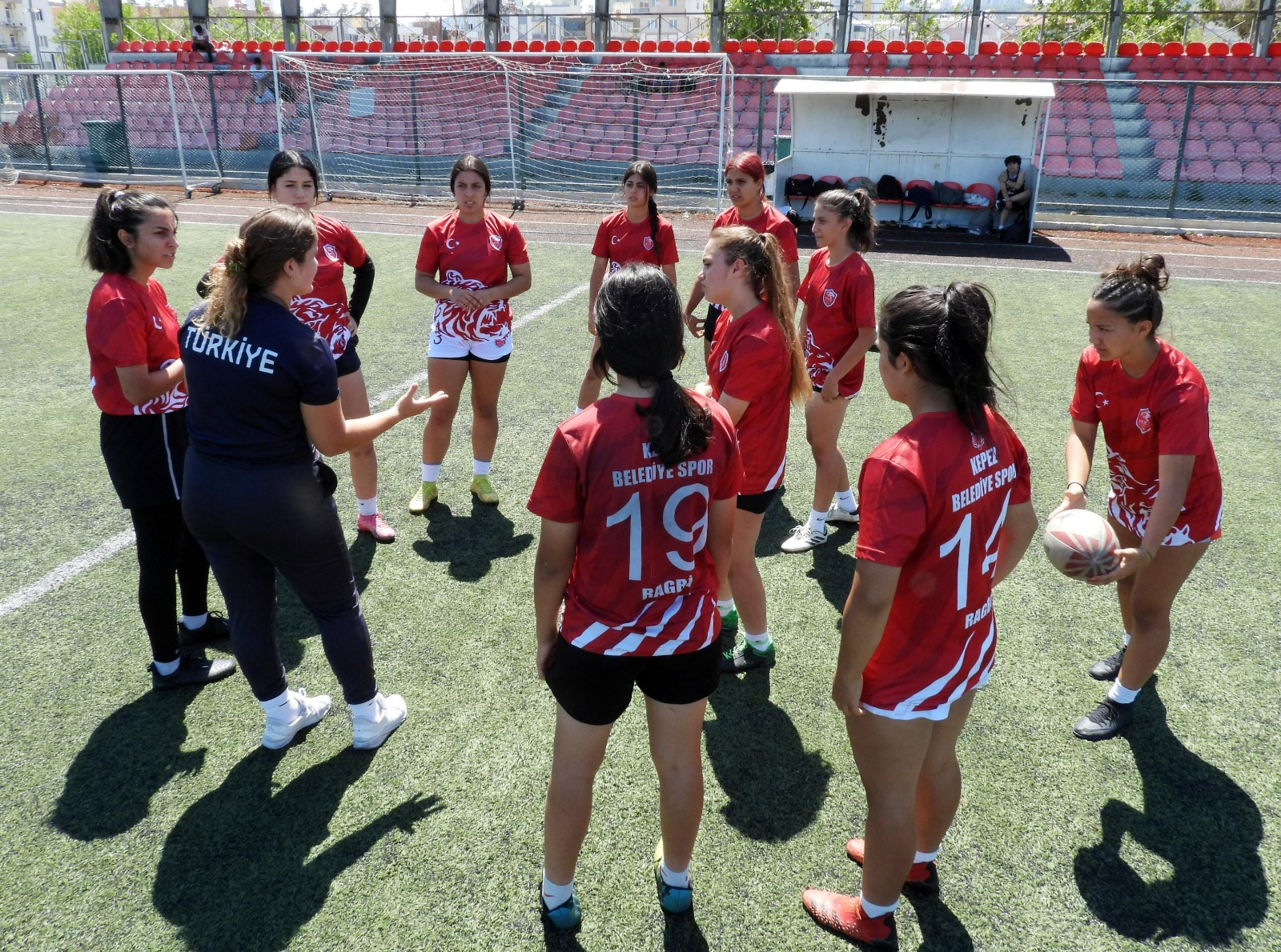 Kepez Belediyesi Spor Kulübü çatısındaki Antalya’nın ilk kız ve erkek