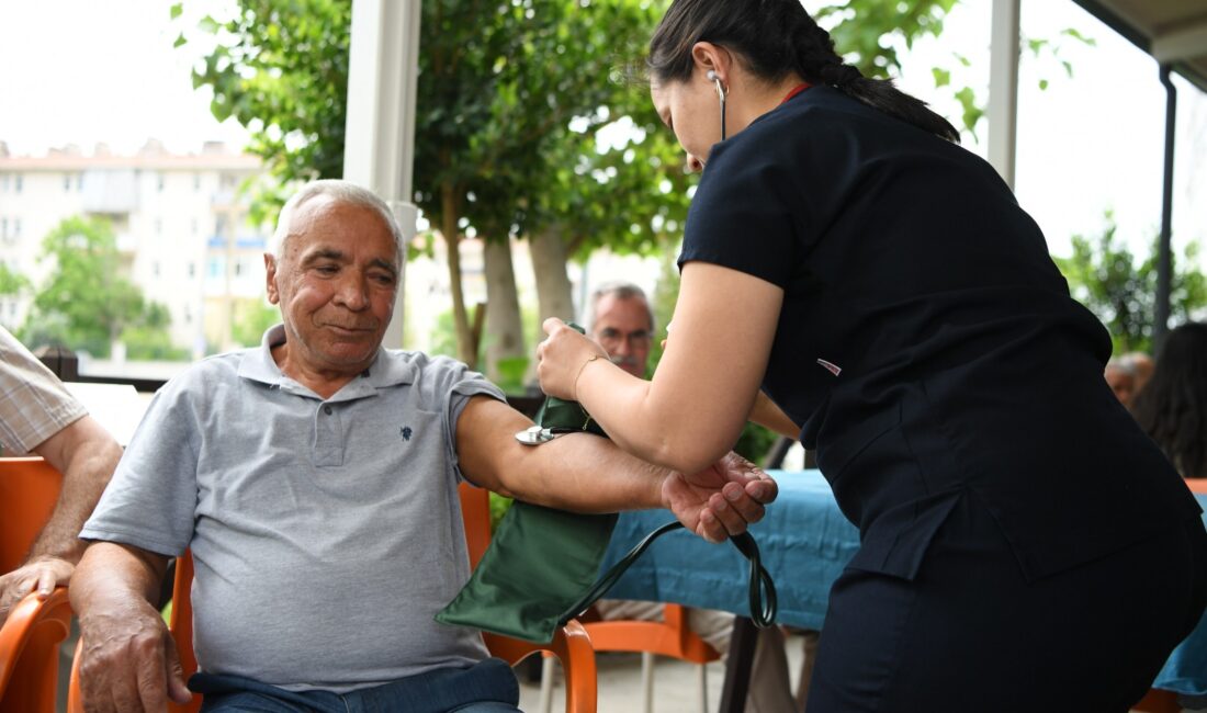   Antalya Konyaaltı Belediyesi, 17 Mayıs Hipertansiyon Günü’nde ilçe sakinlerinin