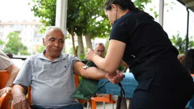   Antalya Konyaaltı Belediyesi, 17 Mayıs Hipertansiyon Günü’nde ilçe sakinlerinin