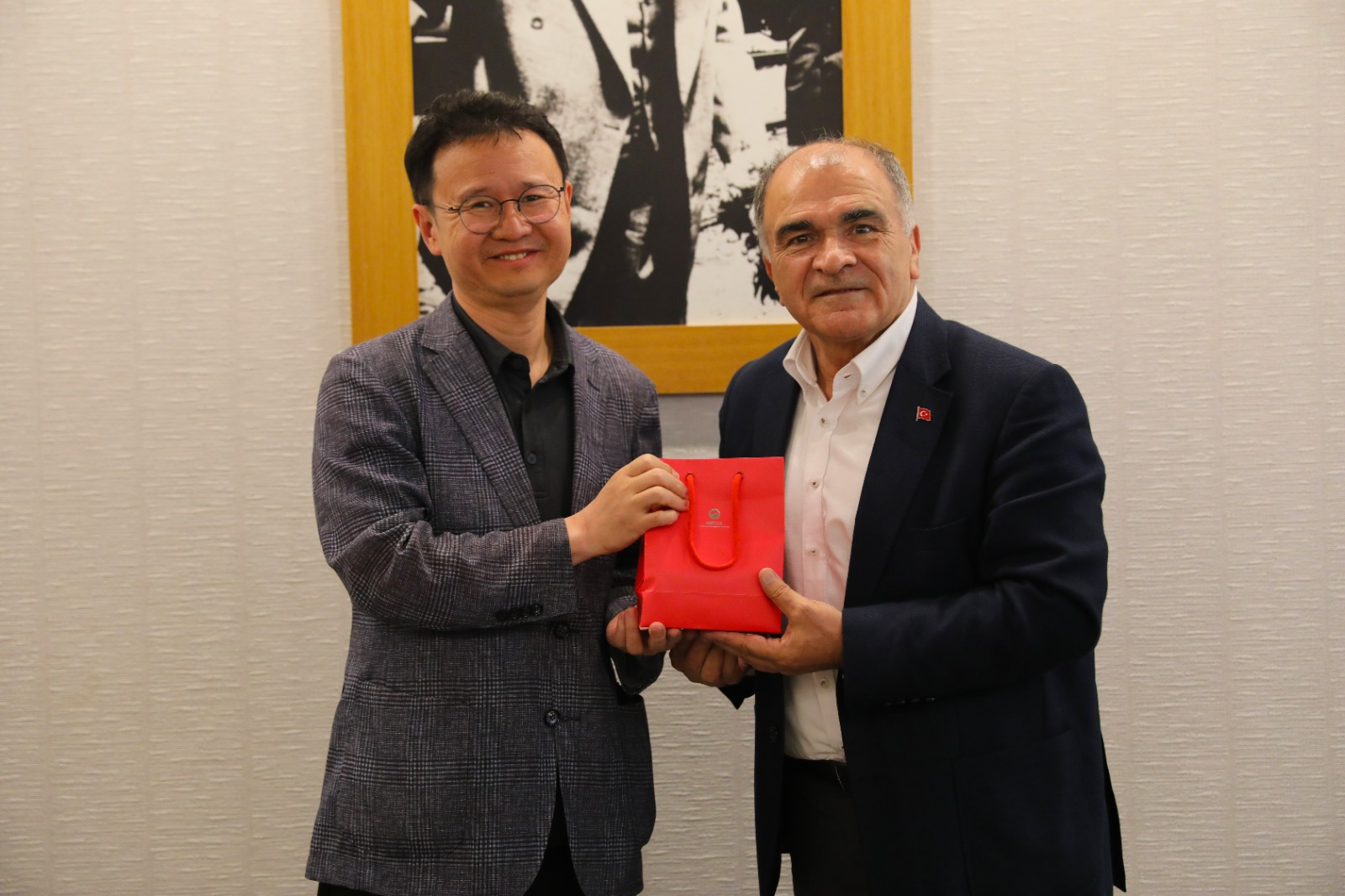 Kore Cumhuriyeti Heyeti Küresel Liderlik Programı kapsamında Antalya Büyükşehir Belediyesi’ne