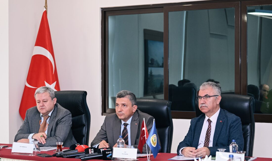 Orman Yangınlarıyla Mücadele Komisyon Toplantısı Antalya Valisi Hulusi Şahin başkanlığında