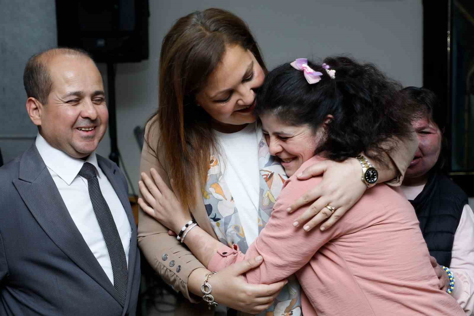 Afyonkarahisar Belediye Başkanı Burcu Köksal’ın ev sahipliğinde engelli bireylere yönelik
