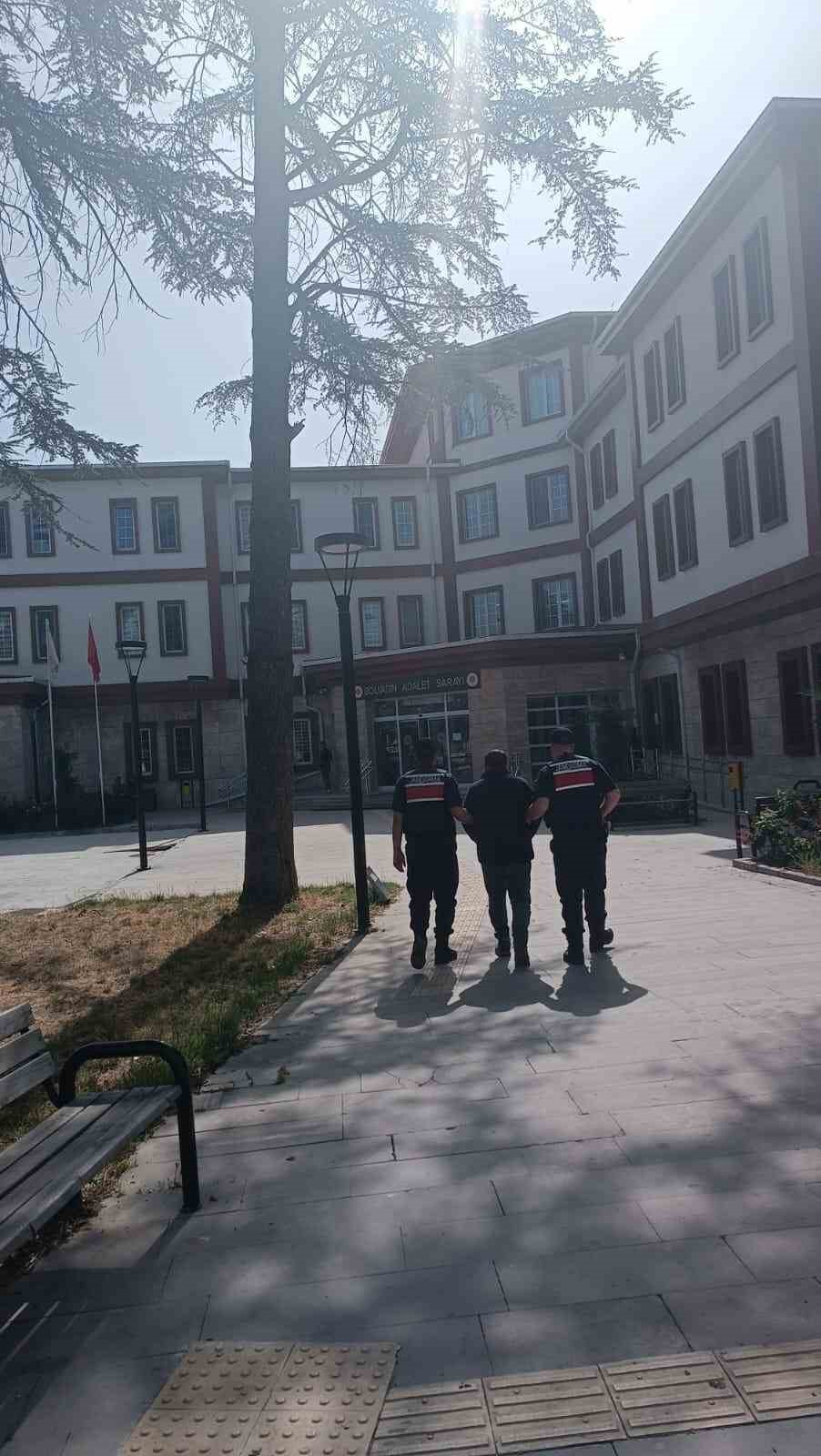 AFYONKARAHİSAR'DA KAÇAK ŞAHIS YAKALANDI