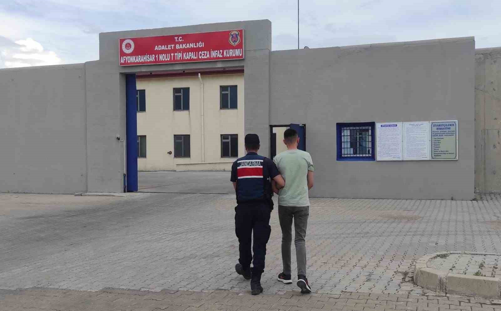 Afyonkarahisar’da 6 yıl 1 ay 2 gün hapis cezası bulunan
