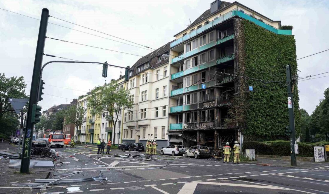 Almanya’nın Düsseldorf kentinde bir apartmanın alt katındaki büfede meydana gelen